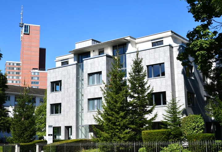 Gebäude Geschäftshaus im Park